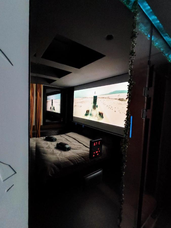 Pentlux - Spa Penthouse In The Heart Of 스코페 외부 사진